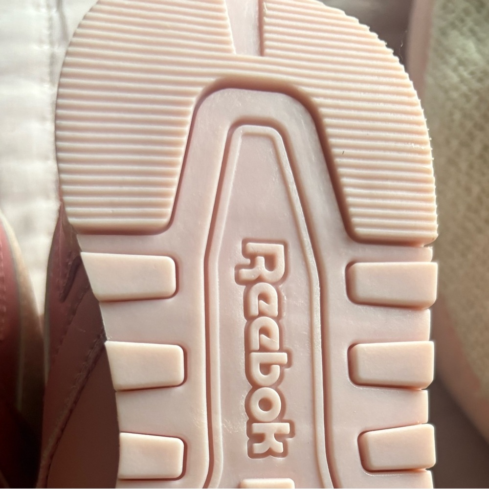 Reebok Kids Sneakers in Pink and Cream - Picture 2 of 4